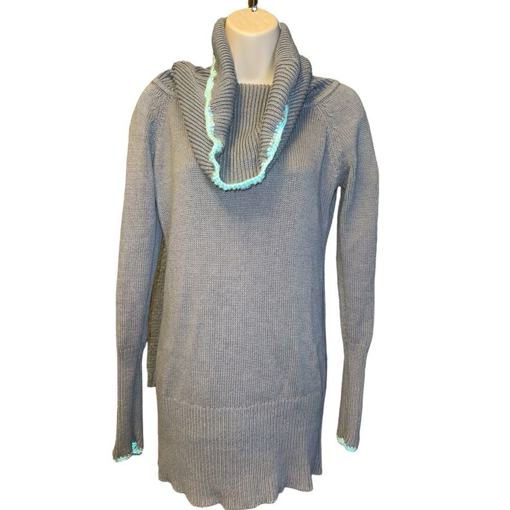 Guess sweater shit 